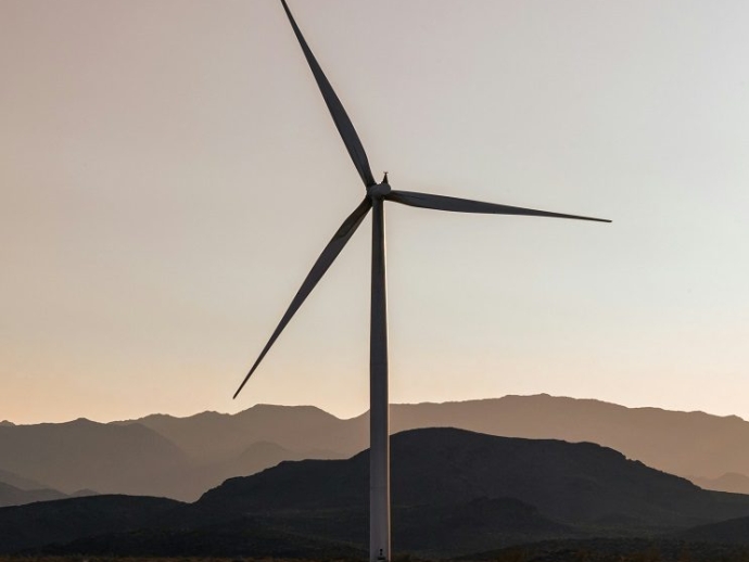 Energias renováveis e sua integração com sistemas industriais avançados.